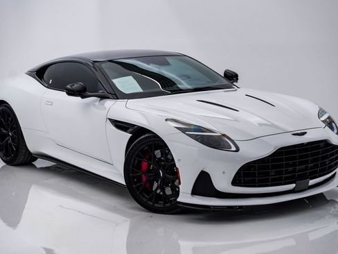 Used 2024 Aston Martin DB12 Coupe RWD image 3