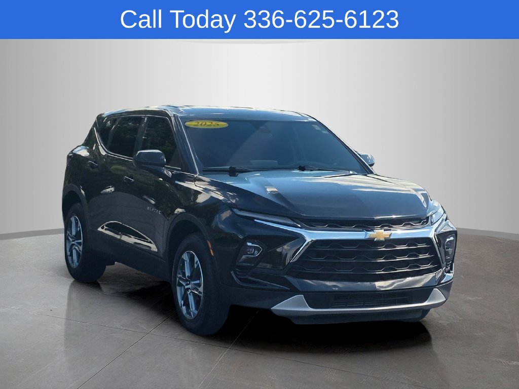 Used 2025 Chevrolet Blazer LT AWD/4WD image 5