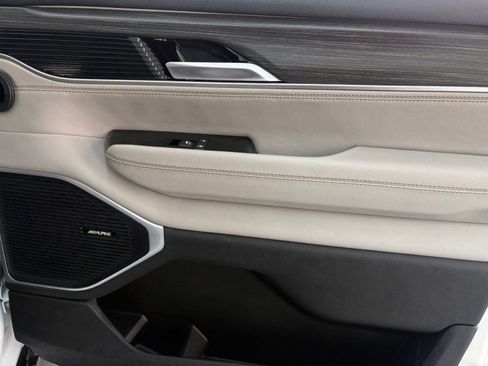 Used 2024 Jeep Wagoneer Series II image 19