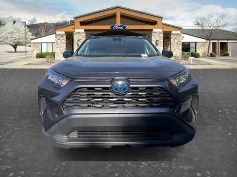Used 2022 Toyota RAV4 LE AWD/4WD image 2