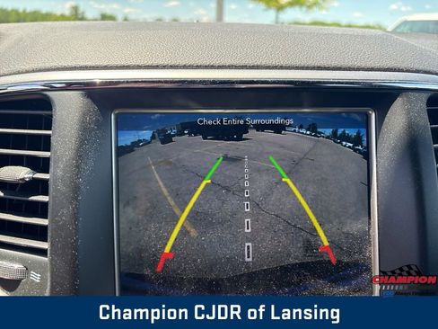 Used 2018 Jeep Grand Cherokee Laredo AWD/4WD image 25
