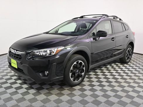 Used 2021 Subaru Crosstrek 2.0i Premium w/ Moonroof Package image 2