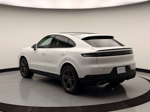 Used 2024 Porsche Cayenne Coupe image 3
