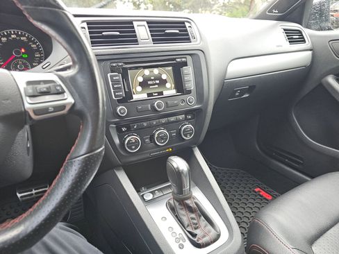 Used 2014 Volkswagen Jetta GLI Autobahn image 30