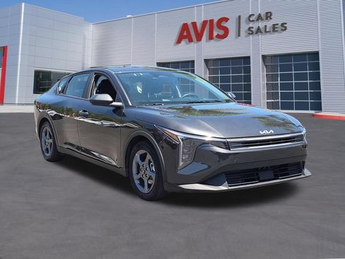 Used 2025 Kia K4 FWD image 3