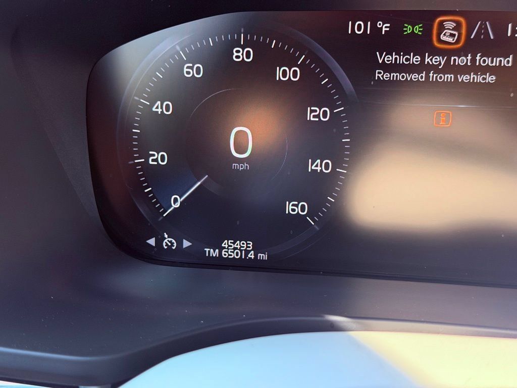 Used 2021 Volvo XC60 T5 Inscription w/ Protection Package Premier FWD image 26