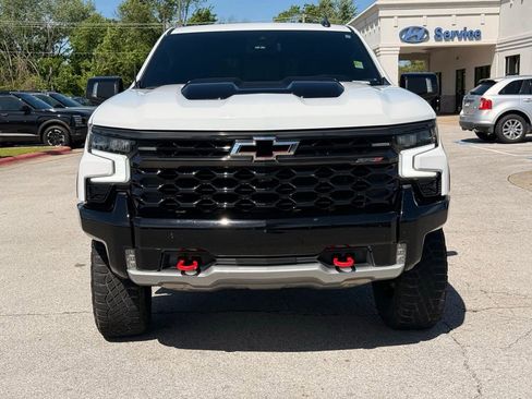 Used 2023 Chevrolet Silverado 1500 ZR2 AWD/4WD image 2