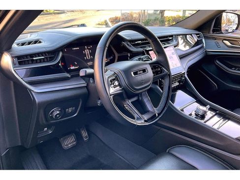 Used 2023 Jeep Grand Cherokee Overland w/ Advanced Protech Group III image 14