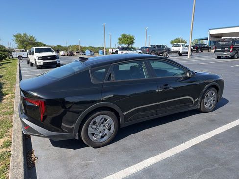 Used 2025 Kia K4 LX image 4