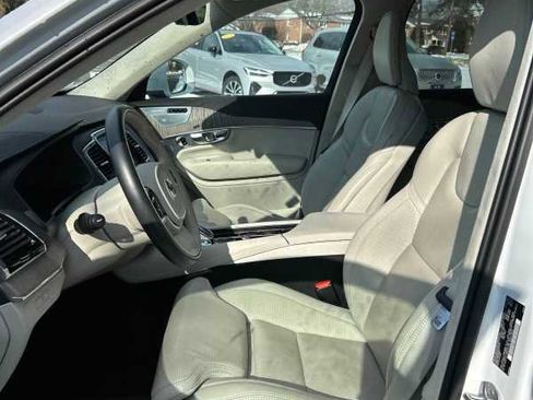 Certified 2023 Volvo XC90 T8 Ultimate w/ Lounge Package image 2