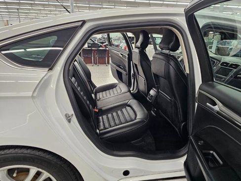Used 2019 Ford Fusion SE FWD image 37