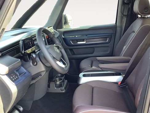 New 2025 Volkswagen ID. Buzz Pro S Plus AWD/4WD image 22