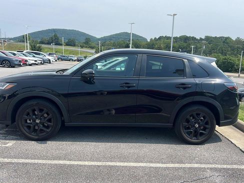 Used 2025 Honda HR-V Sport image 2