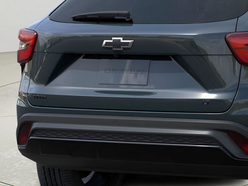 New 2026 Chevrolet Trax LT FWD image 24