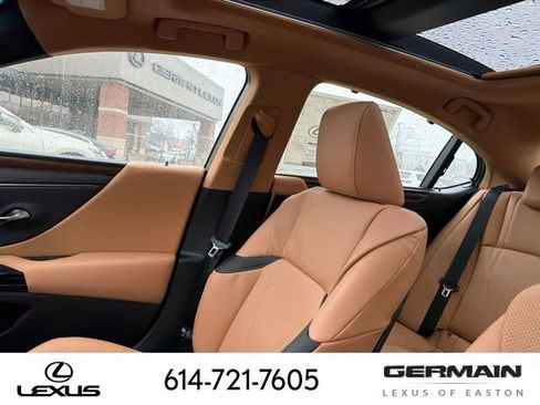 New 2025 Lexus ES 350 Ultra Luxury image 21