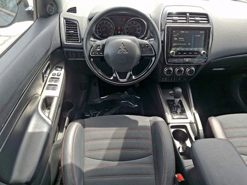 Used 2025 Mitsubishi Outlander Sport SE AWD/4WD image 10