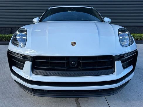 Used 2025 Porsche Macan image 8