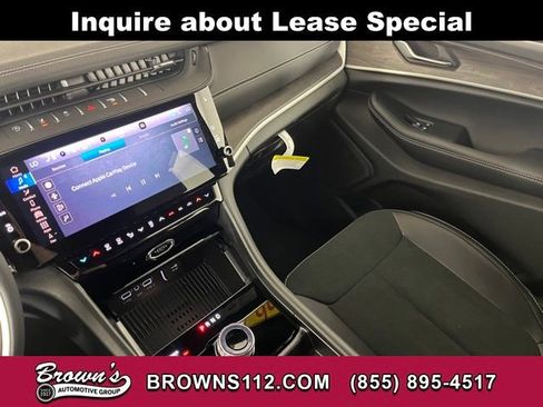 Used 2026 Jeep Grand Cherokee Altitude AWD/4WD image 37