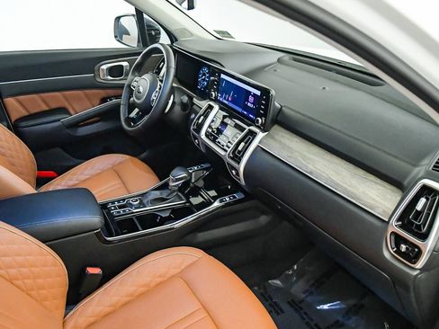 Used 2021 Kia Sorento SX Prestige AWD/4WD image 16