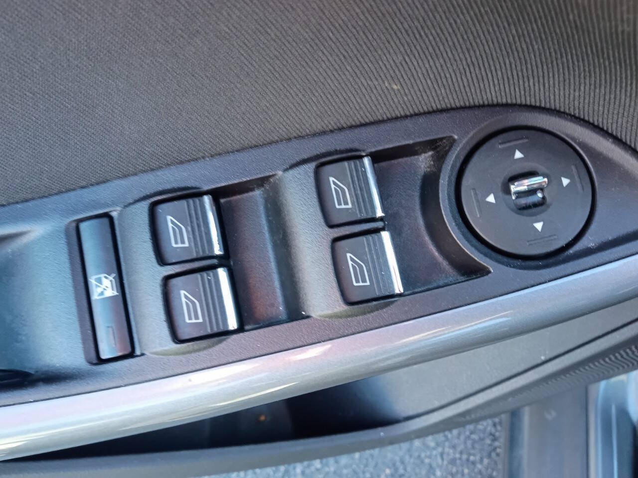 Used 2014 Ford Focus Titanium w/ Luxury Package FWD image 15