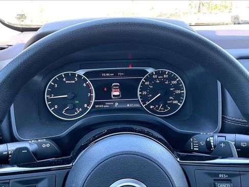 Used 2023 Nissan Rogue SV image 13