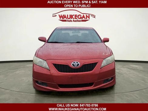 Used 2009 Toyota Camry SE FWD image 2