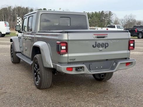 Used 2023 Jeep Gladiator Overland image 6