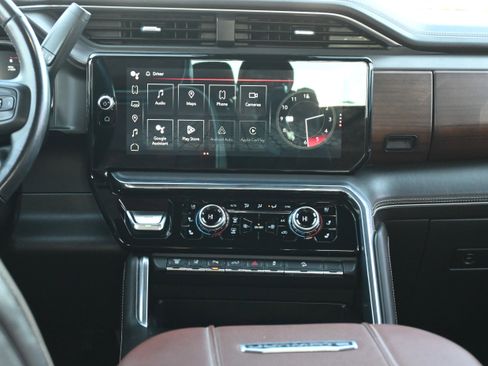 Used 2024 GMC Sierra 3500 Denali Ultimate AWD/4WD image 33