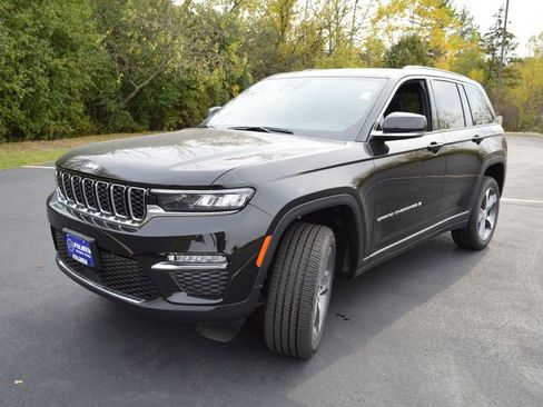 New 2025 Jeep Grand Cherokee Limited w/ Trailer Tow Package AWD/4WD image 9