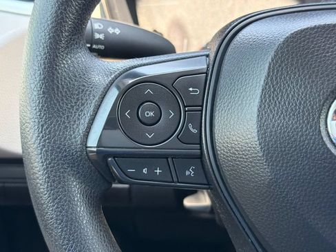 Used 2025 Toyota Corolla LE FWD image 23