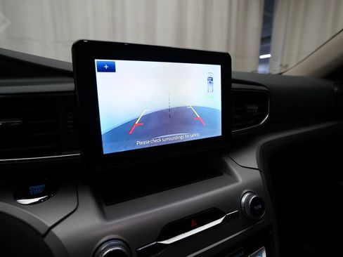 Used 2023 Ford Explorer XLT w/ Equipment Group 202A image 21