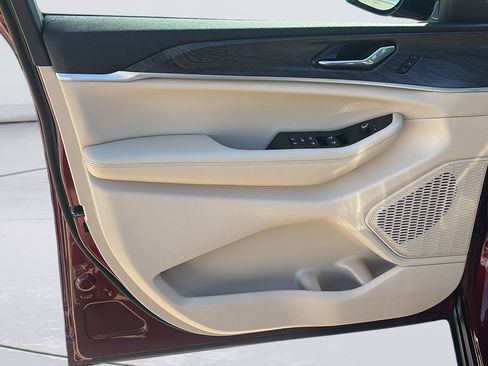 Used 2025 Jeep Grand Cherokee L Limited w/ Trailer Tow Package image 27