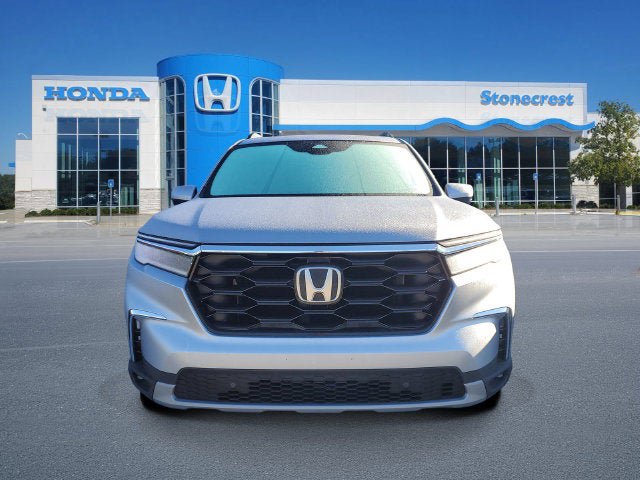 Used 2025 Honda Pilot Touring image 2