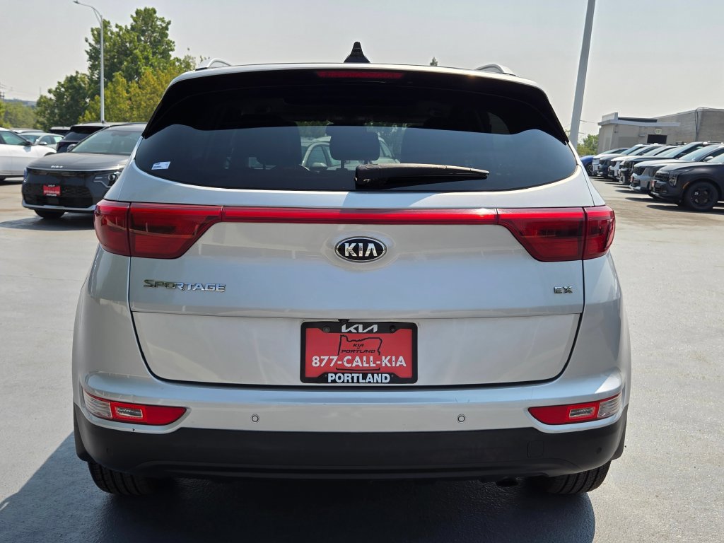 Used 2017 Kia Sportage EX w/ EX Technology Package FWD image 4