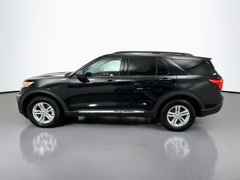Used 2021 Ford Explorer XLT w/ Class III Trailer Tow Package AWD/4WD image 4