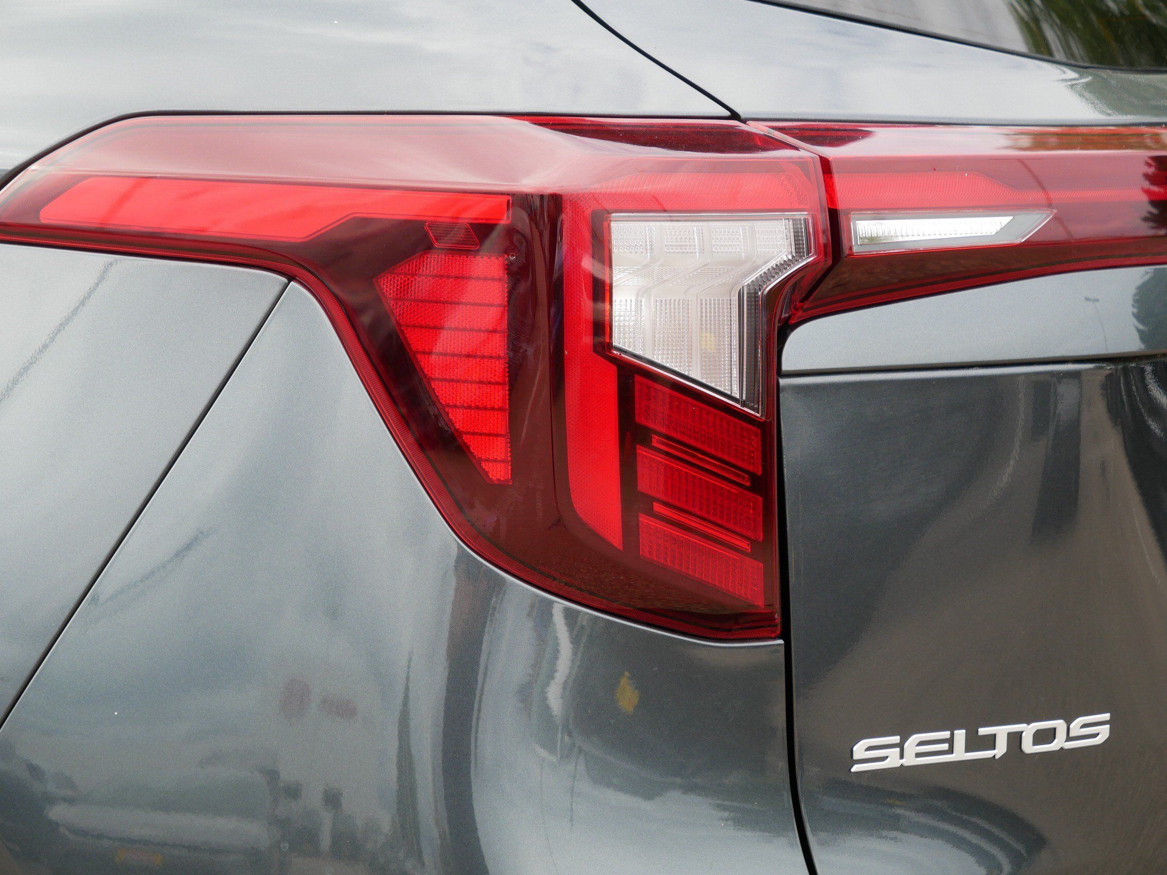 Certified 2025 Kia Seltos S FWD image 17