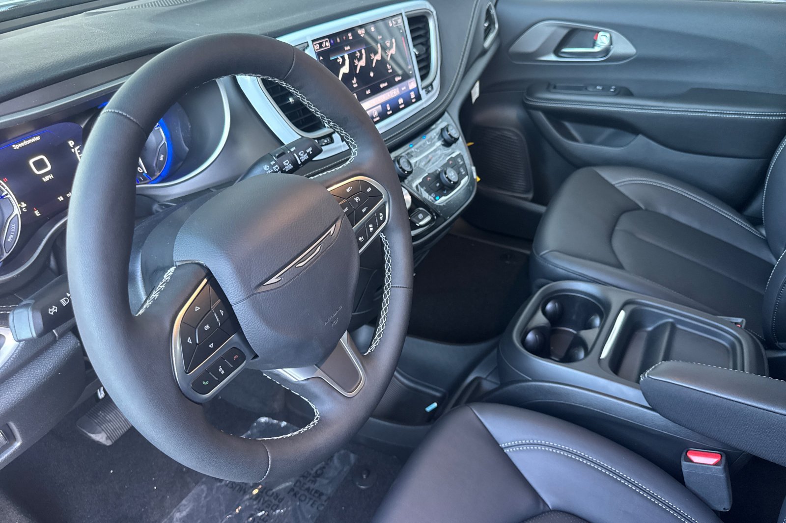 New 2027 Chrysler Pacifica Select FWD image 9