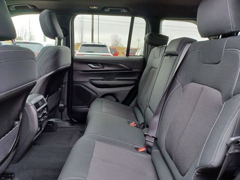 Used 2025 Jeep Grand Cherokee Laredo X AWD/4WD image 29