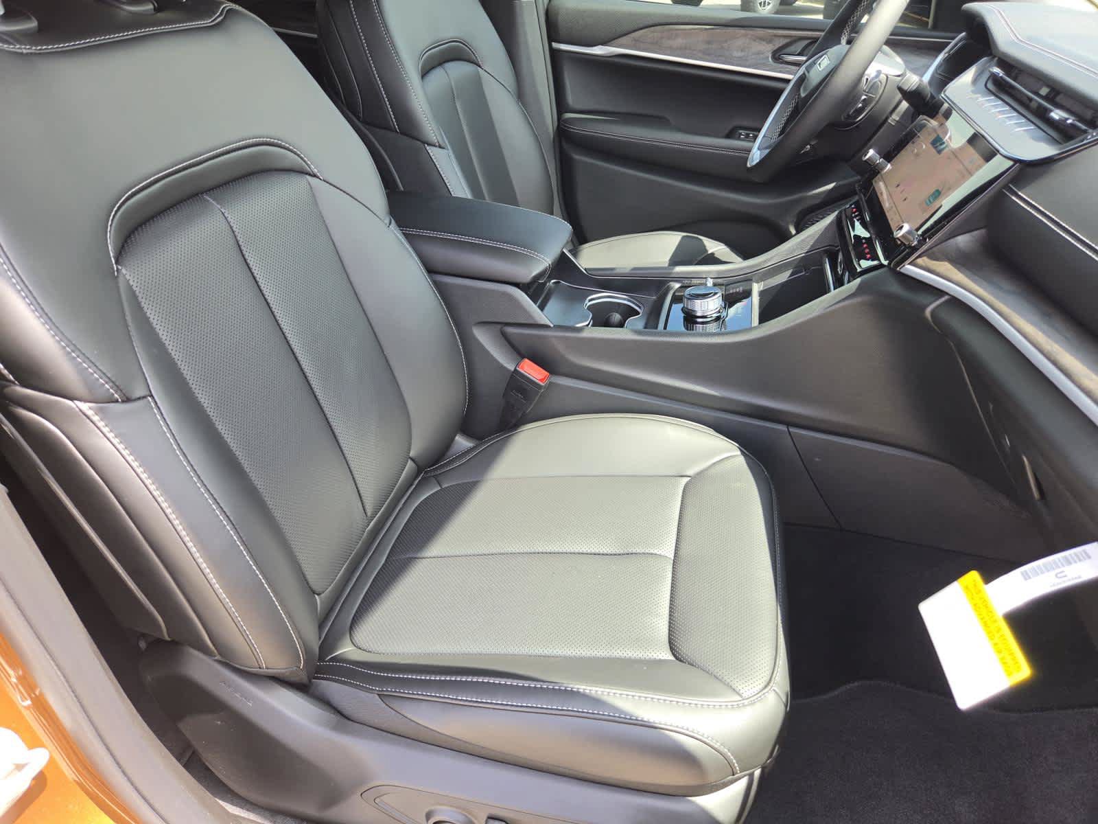 New 2026 Jeep Grand Cherokee Limited AWD/4WD image 10
