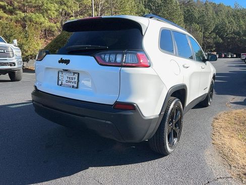 Used 2020 Jeep Cherokee Latitude Plus image 5