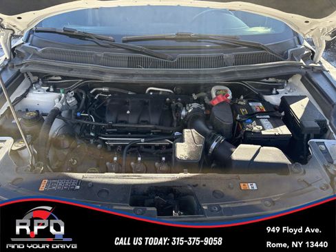 Used 2018 Ford Explorer XLT w/ XLT Technology Feature Bundle image 11