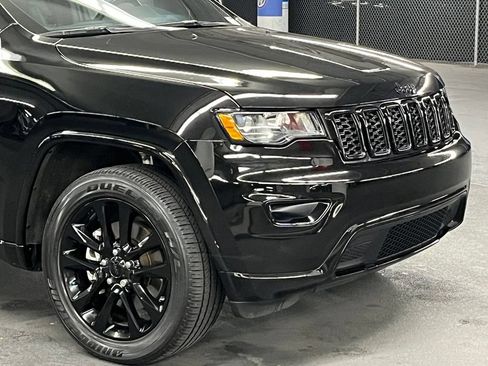 Used 2021 Jeep Grand Cherokee Laredo X AWD/4WD image 38