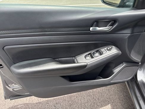 Used 2022 Nissan Altima 2.5 S FWD image 9