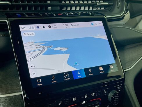 Used 2022 Jeep Grand Cherokee Limited 4xe w/ Luxury Tech Group II image 22