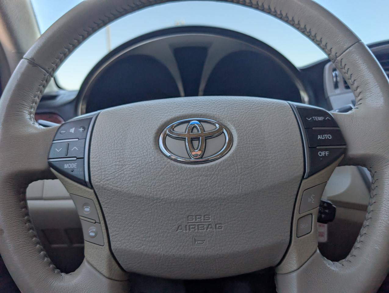 Used 2011 Toyota Avalon FWD image 14