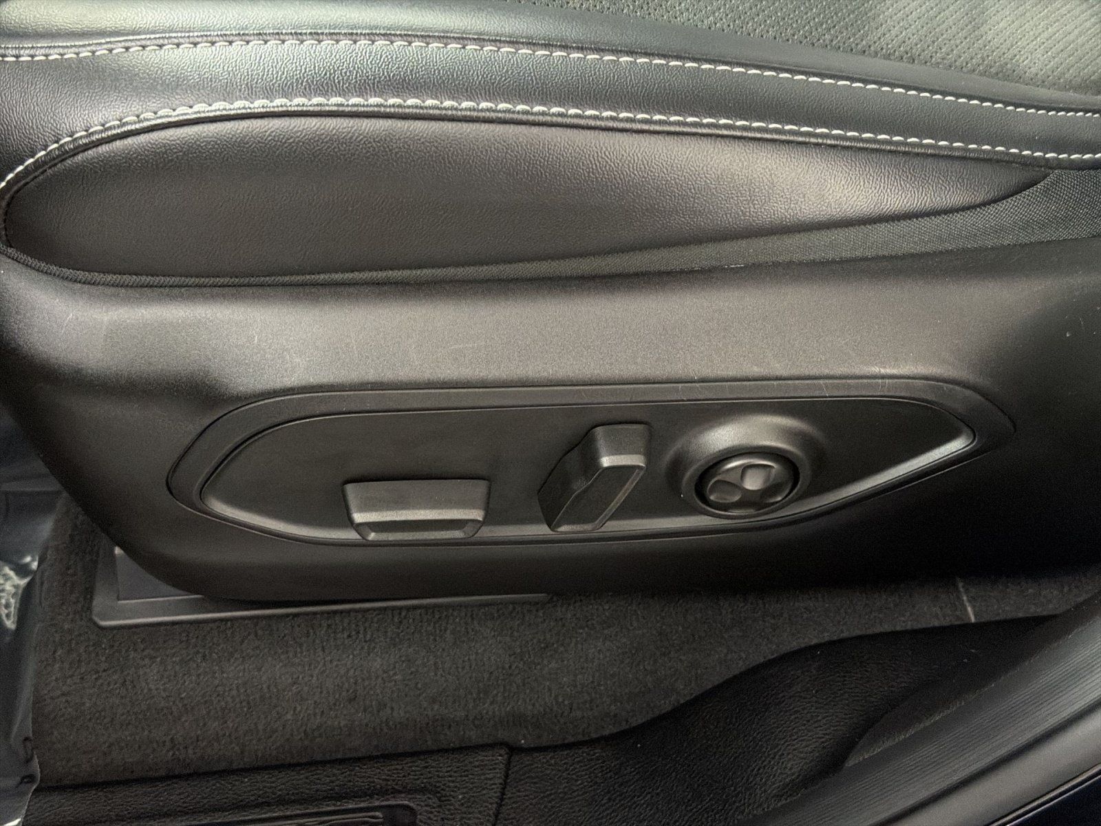Used 2025 Jeep Grand Cherokee 4WD image 14