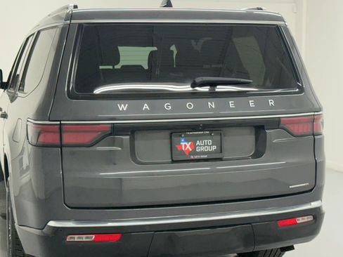Used 2024 Jeep Wagoneer Series II w/ Flexible Seating Group image 13