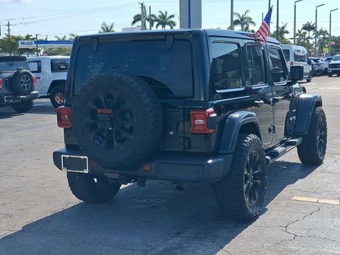 Used 2019 Jeep Wrangler Unlimited Sahara AWD/4WD image 4