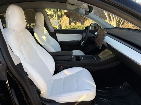 Used 2021 Tesla Model Y Performance image 35