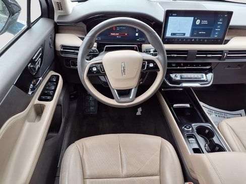 Used 2023 Lincoln Corsair Reserve w/ Equipment Group 202A AWD/4WD image 9
